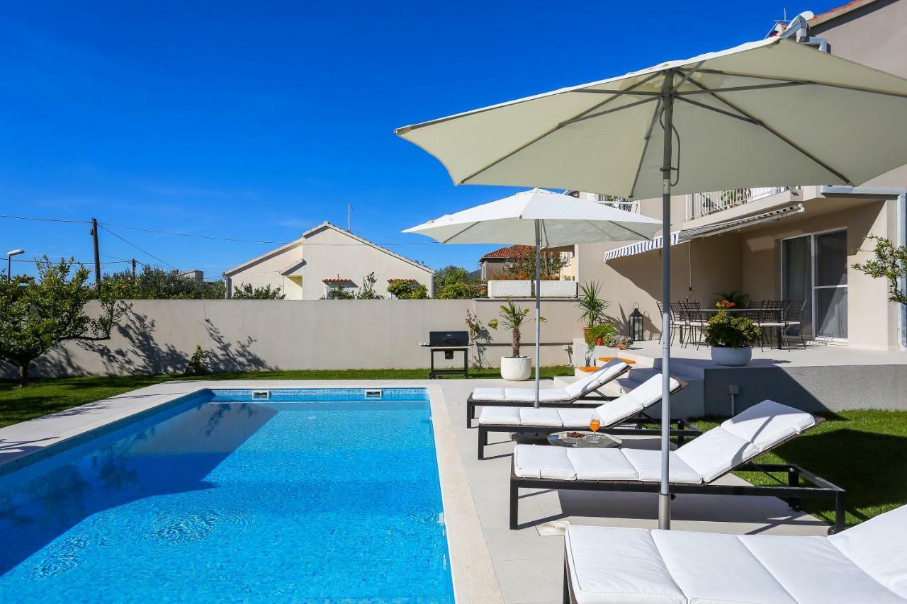 Kaštela Villa Elysium - Beautiful Family House With Heated Pool מראה חיצוני תמונה