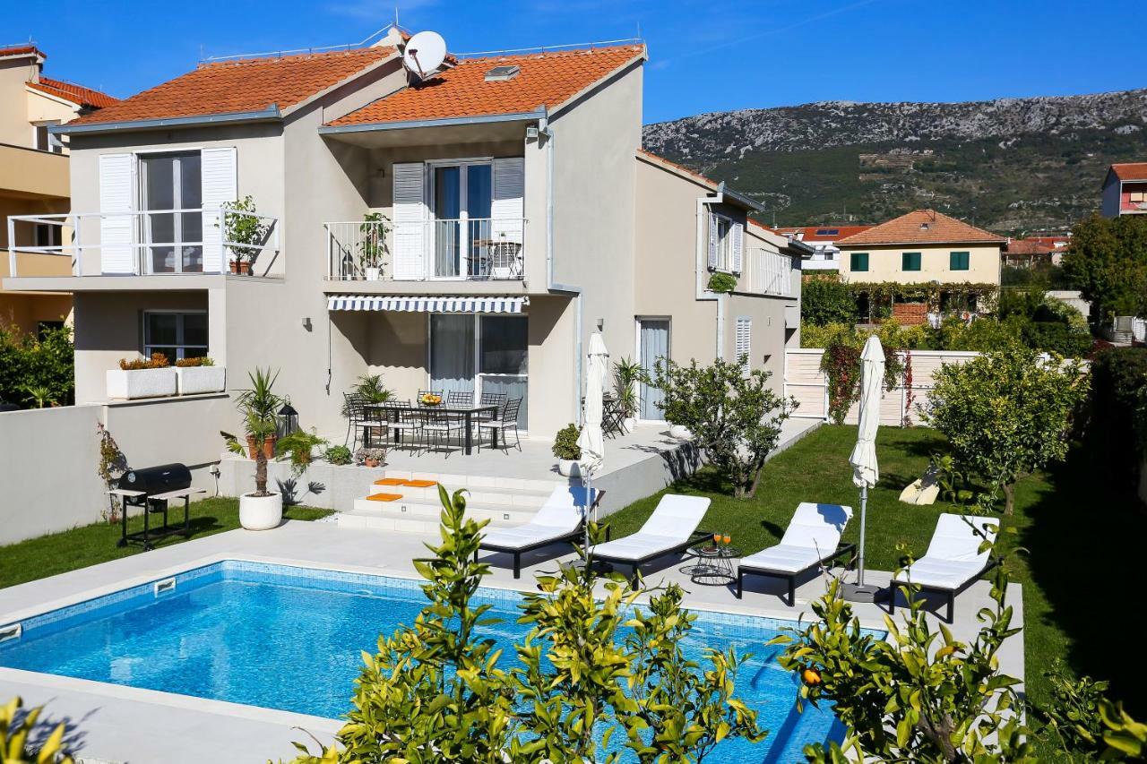 Kaštela Villa Elysium - Beautiful Family House With Heated Pool מראה חיצוני תמונה